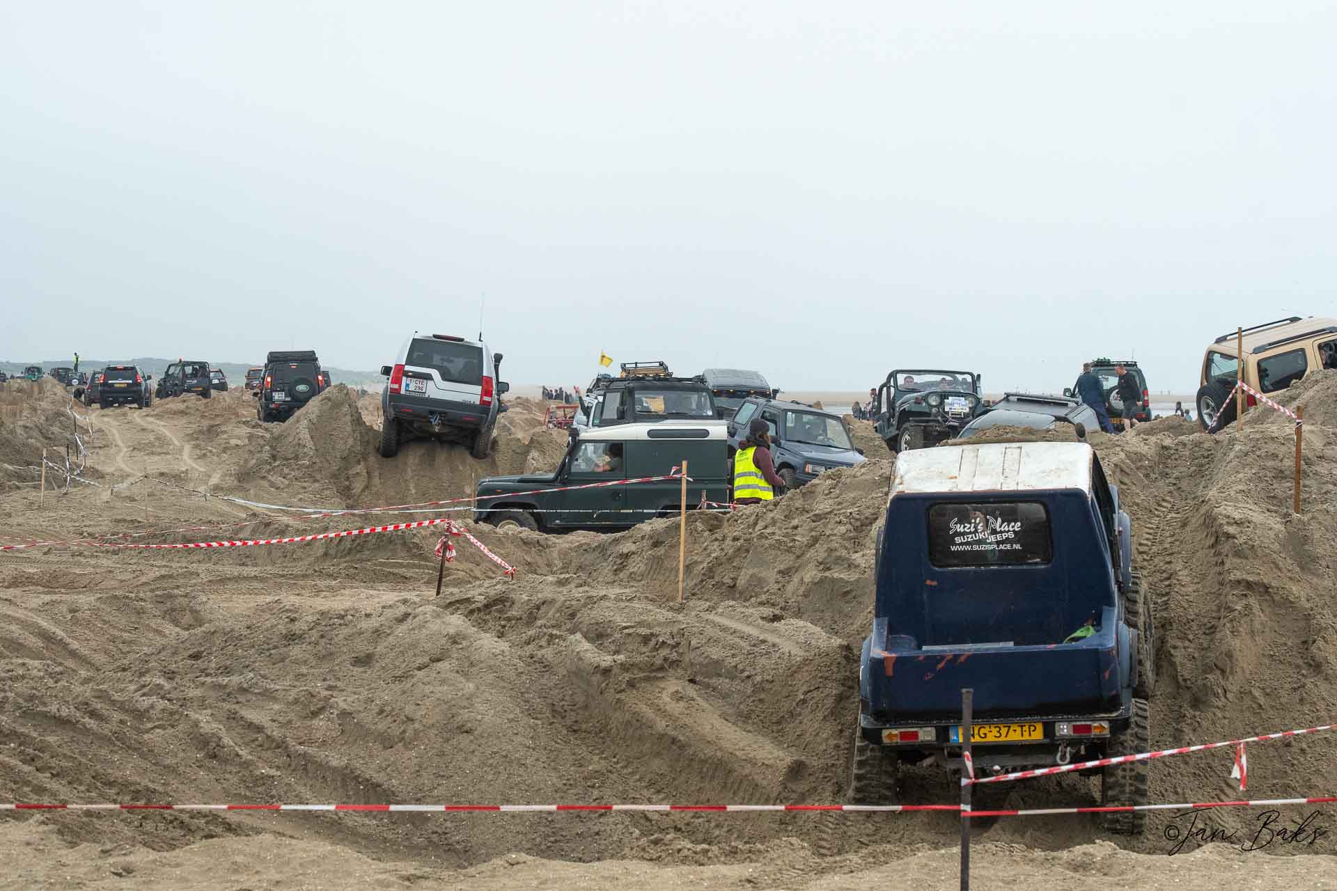 Strandrijders door Jan Baks.