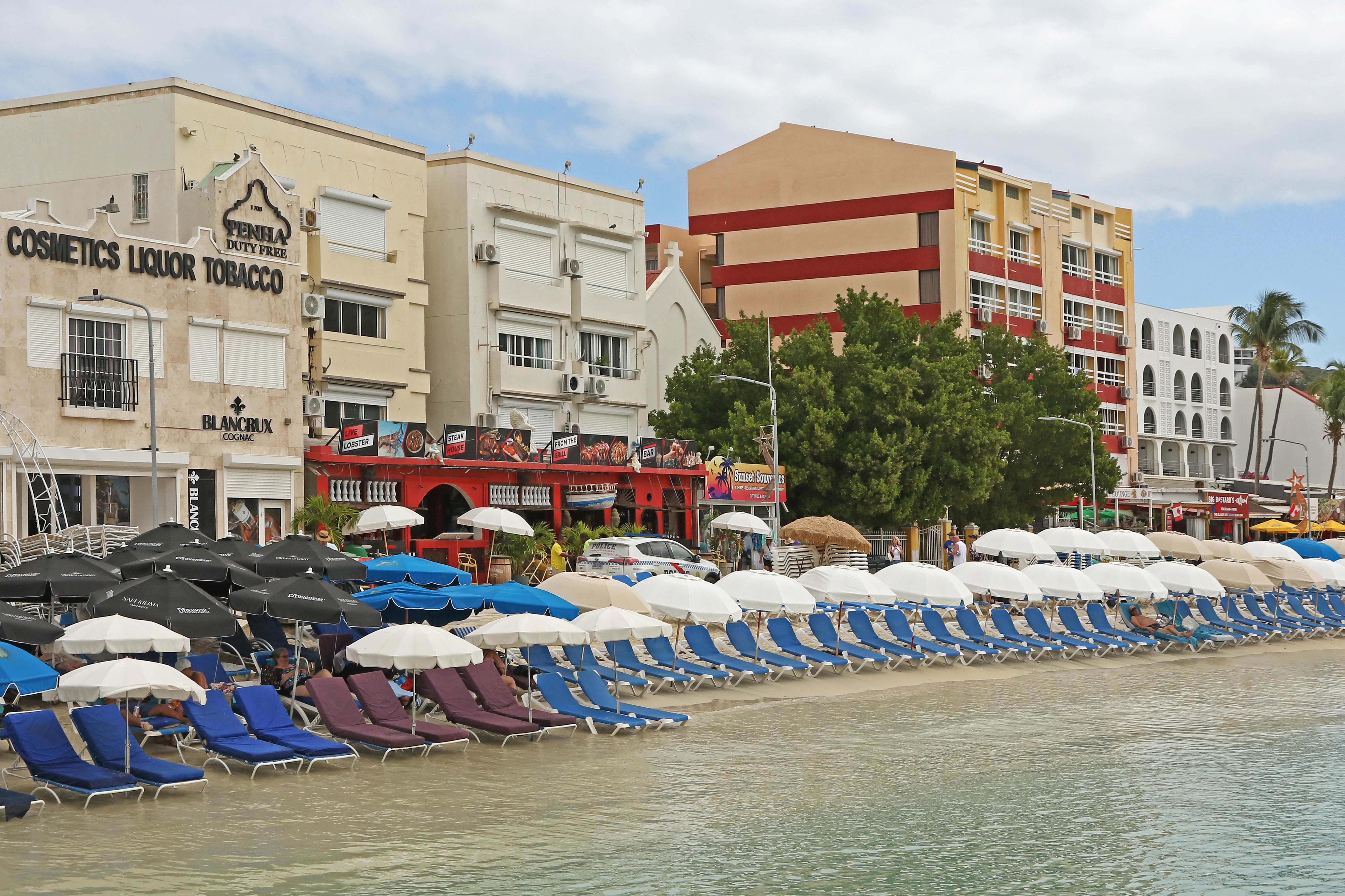 Strand van Philipsburg, Sint Maarten - fotograaf Gerrit van Ommering
